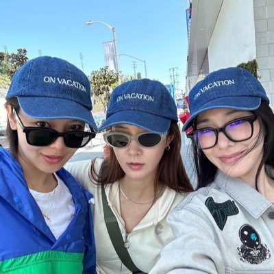 Whipped for #GirlsGeneration and #KimTaeRi she/her “They’re so tight that I can’t even penetrate.” -Not Others