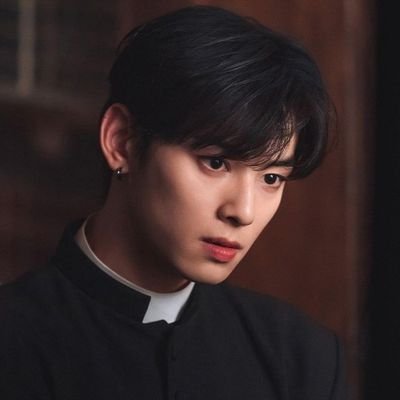 Todo dia memes e mvs de Kpop diferentes - ⚠️ Cha Eunwoo se torna um padre  exorcista no drama 'Island' Em 2 de março, a gravadora de Cha Eun Woo  Fantagio disse