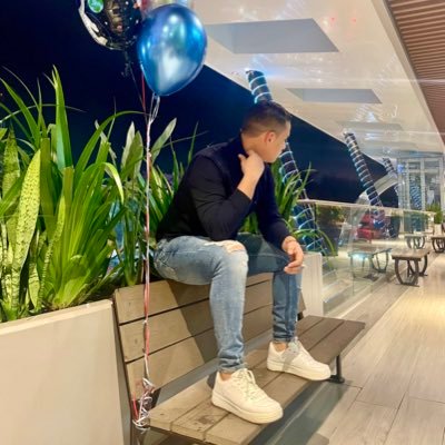 Jchris_1's profile picture. 🫣