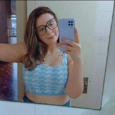 luizamiragem's profile picture. intensa demais pra viver um dia de cada vez 🦋