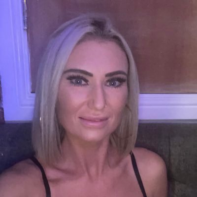 dd11d's profile picture. x