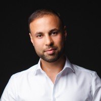 👨🏻💼 Group CEO | 🏢 Vice Chairman @azizigroup
🧑🧑🧒🧒 Family Man
📚 Book Enthusiast
🚘 Automotive Lover
🥊 Sports Fan