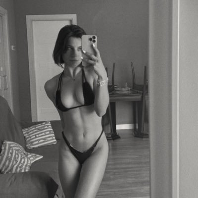 kiaralopez73's profile picture. 73