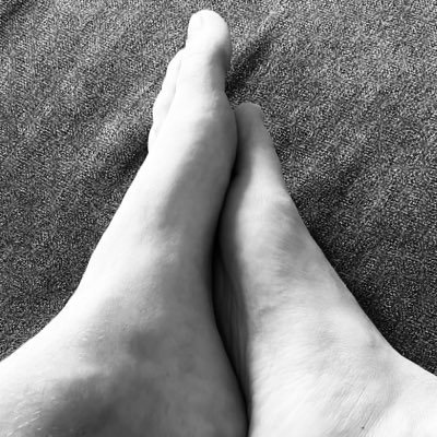 crawltoe's profile picture. 🦵🏻🦶🏻🧦👟