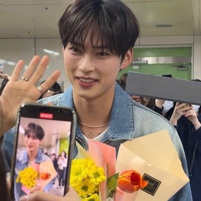 taebin_love's profile picture. 𝑎𝑝𝑒𝑛𝑎𝑠 𝑢𝑚𝑎 𝑘𝑝𝑜𝑝𝑝𝑒𝑟 𝑞𝑢𝑒 𝑛 𝑠𝑎𝑏𝑒 𝑜𝑞 𝑓𝑎𝑧𝑒𝑟 𝑑𝑎 𝑣𝑖𝑑𝑎 | 𝑎𝑟𝑚𝑦 𝑒 𝑧𝑒_𝑟𝑜𝑠𝑒💜💙