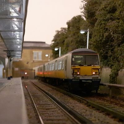 Remembering the 2001-2004 South Central Trains franchise with a fleet of multiple units in 4mm