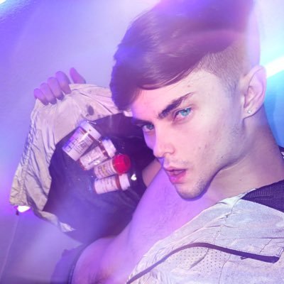 hmm_twt's profile picture. 25. visual artist. i own @decoy_ltd. ex csgo global + osu 4dig. all my tweets are AI generated. private: @hmm_priv