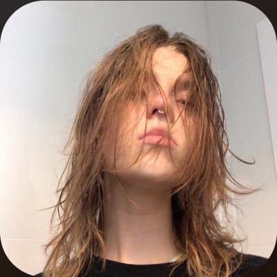 Kary_Kill_'s profile picture. у щасливих людей руки пахнуть ковбасою