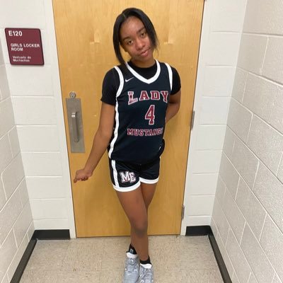 East High School c/o 2024 5’11 SF 🏀 Student Athlete GPA: 4.2📚 Pslams 100💛