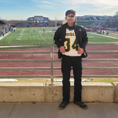 Dominiccalde34's profile picture. Athlete✨5'5 Football RB/LB/special teams🏈 Track 4x1 4x2 4x4🥇🥈🥉100&200m👟