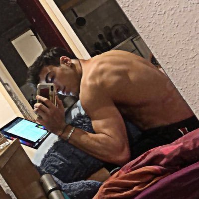 more_hmdyl8632's profile picture. أسد جامد
