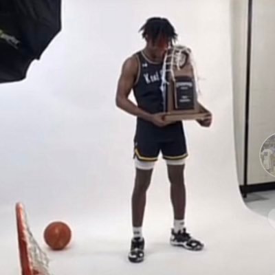 Hamilton high school |2024|/Football wide receiver🏈|Basketball| 6’6 Wing|forward🏀/AAU- @R4L2024| Phone Number- (513)4306715) | Email AndreaHolden24@hcadoh.org