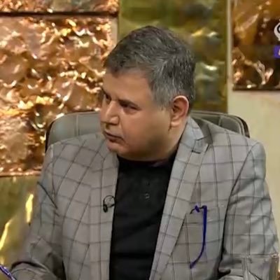 محمدرضا یزدی زاده ، صرفا به نظرات و نقدهای علمی پاسخ خواهم داد.نویسنده کتب هنر شکست تحریم ها، دربند تئوری ها،هشتاد سال برنامه یا بی برنامه گی , اقتصاد مقاوم و..