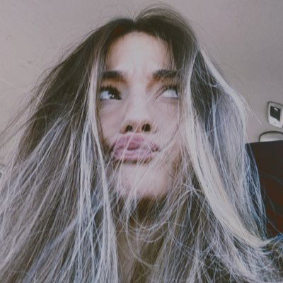 taaaniac97's profile picture. la luna, los tulipanes, el mar, los elefantes, viajar, amar, reír, los libros, mis amigas, mis perros… 🩷✨🪽