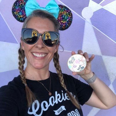 Disney Travel Specialist ✨- Custom Cookie Designer 🍪 Basketball Mom 🏀