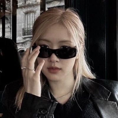 R- (@roseanne_happy) / X