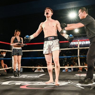 秋田にAターンしたプロ格闘家です🥊 秋工卒。格闘技・ダイエット・健康・秋田について投稿しています。4/19から3ヶ月間中国にて武者修行中。なぜ格闘技をやっているかはリンクのnoteに記載してます。お問い合わせはDMよりお願いします。