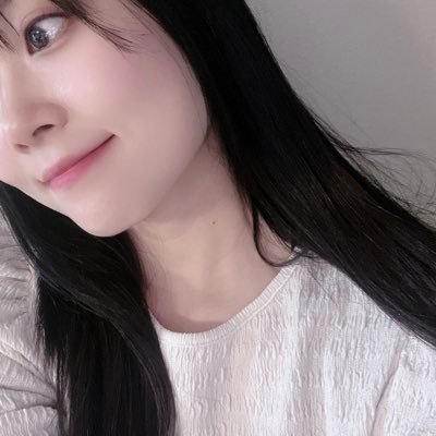 コスメを愛し、コスメに愛されたい女((願望))毎日10時間以上コスメを追い、コスメに発狂しそれを燃料に暮らしてます🦭🩰座右の銘は「好きなものはとりあえず買え!」👀🪽サブかま→@wel_sns