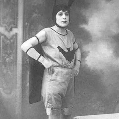 IzzyPop82's profile picture. Gregarious 2 spirit life lover with a penchant for sarcasm and the finer things in life. All comments and thoughts are my own.