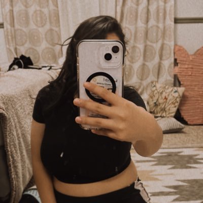 randas0831's profile picture. 22🌷