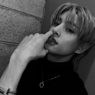 UNREAL 02's best sperm : Roleplayer of Jake Sim. Handsome boy that can make you fall in love at a glance.
ㅤㅤ