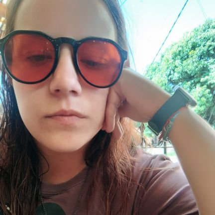 Bióloga zoóloga. Igual me como pescados en arrolladitos 🐟
Hobbie: llenar cubeteras y borrar el caché.