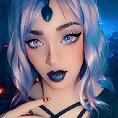 Gamer girl 🎮 Streamer 📲Animal lover 🦇🦉 Witch 🧙🏼‍♀️ Mexican 🇲🇽