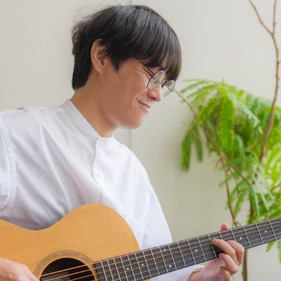作曲・編曲・速弾かないギタリスト。株式会社りんね代表。exキキタイコエ
和菓子と柴犬が好きです。知的でバカなものも好きです。
映画『朝陽が僕らに微笑んだ』/ TOKYO MX『劇的に沈黙』/ テレビ東京『100文字アイデアをドラマにした!』
お仕事のご依頼・ご相談・世間話はお気軽にDM or HPからどうぞ!