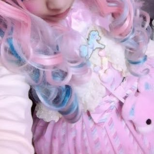 miichelllllllle's profile picture. フリフリなお洋服が好き♡