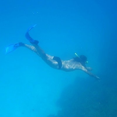 Just an old fart who enjoys taking photos and free diving amongst Coral Reefs.