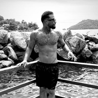 MarcossFelipe's profile picture. Na queda ou na ascensão a marra é a mesma.