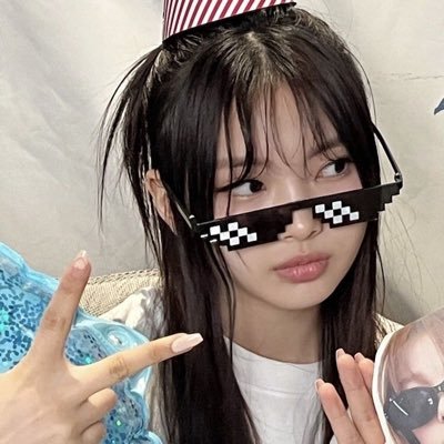 lalastuds's profile picture. studies & kpop || #studytwt