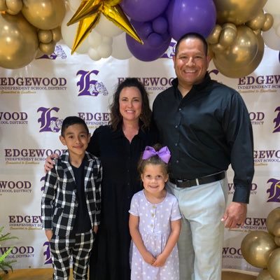 Christ follower, dedicated husband and father. Head Football Coach at Edgewood ISD. (Edgewood,Tx). Proud Member of the Hispanic TXHSFBCA, and the THSCA.