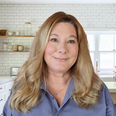 Award-winning TV Host | Welcome to my Farm/CreateTV • Author | The Fresh Eggs Daily Cookbook • Queen of the Coop • Eggspert • 5th Gen Chicken Keeper in Maine