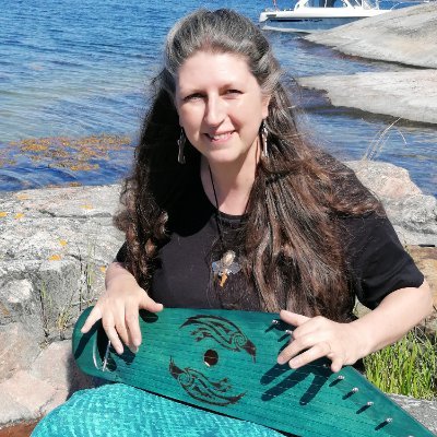 International teacher of Sacred Art and Seiðr/Old Norse Traditions, Forest Witch, Painter, Author