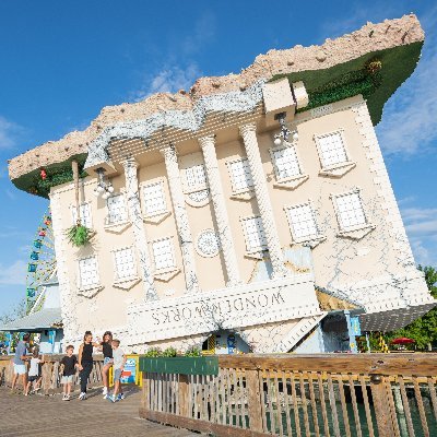 An Indoor Amusement Park for the mind, featuring over 100 hands-on exhibits and displays! Home to the Soar + Explore Zipline & Ropes Course 🧗