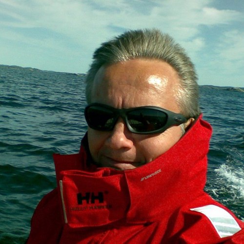 HCMaur's profile picture. Middleaged.