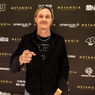 Oi sou a Ju sou uma mulher e Eu sou fã do Guitarrista Juninho afram por isso coloquei Juninha no meu perfil.
eu só confio em Deus e mais ninguém.