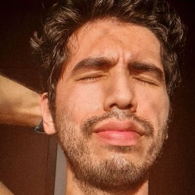 Developer 💻 | músico amador 🎧 | poeta 📜 | Inconstante
e péssimo em autodescrições