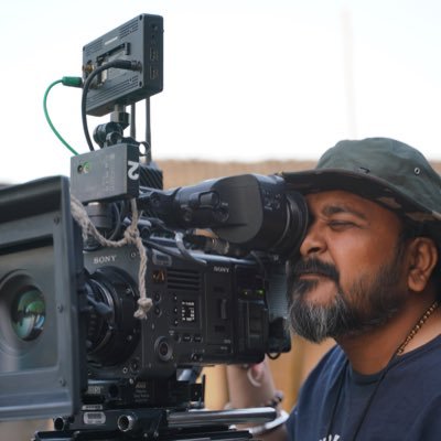 Film Maker by Passion & Profession |Kasoombo - 21Mu Tiffin - Montu Ni Bittu - Mahotu - Premji |
Founder: @VijaygiriFilmos
कर्म च मे शक्तिश्च् मे ॥