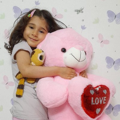 My doll and I want to try to give a gift clean air and blue sky to all children.