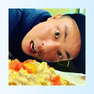【ドミトリーム・エンターテインメント】所属 お笑い芸人 【スレンダーパンダ 】玄米食べてます。豆乳飲んでます。半身浴をしながら世界地図を見るのが好きです。毎週 月曜&金曜23時〜『木谷カレーの大盛りトーク』ツイキャスで生配信 Instagram ⇨https://t.co/iYBh89wrRP