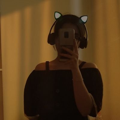 mia25403's profile picture. «زن، زندگی، آزادی»
'Woman,Life, Freedom'