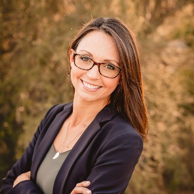 Celeste McIvor is an experienced Arizona Realtor® assisting Buyers, Sellers, Military, Probate/Estate and Investors in the Greater Phoenix Area.