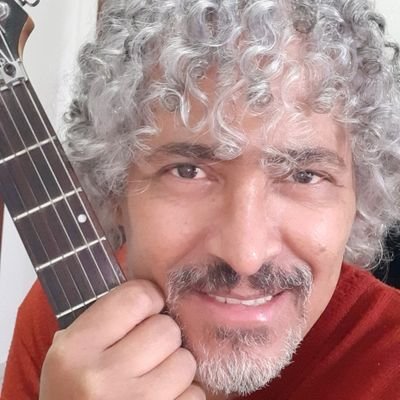 🎼 Artista musical; ⌨️ Escritor; ✍️Compositor. Estilo: 🎸 Guitarra rock, Gospel e Românticas. 
⚽ GALO DOIDO.
