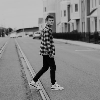 ilya_pin23's profile picture. IG: ip_simplekicks