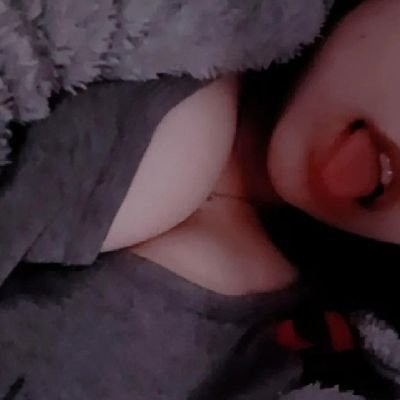 Me gusta la fotografía y la salsa de tomate. Soy blandita y apretable 💟 @Fakincow