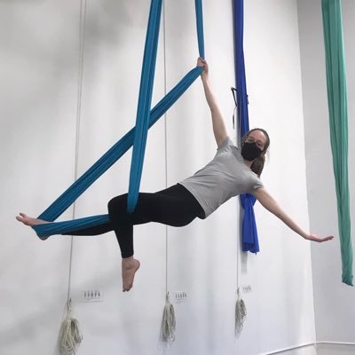 samleigh227's profile picture. She/Her 📸 Check out my macro photography on Insta (spoiler, it’s all flowers): Samshots227 Banner by @HetreaSky