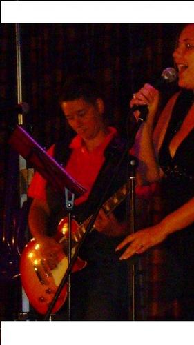 We are a 4 piece female fronted band with female lead/rhythm guitarist based in Kent, playing upto date Pop/Rock tunes!