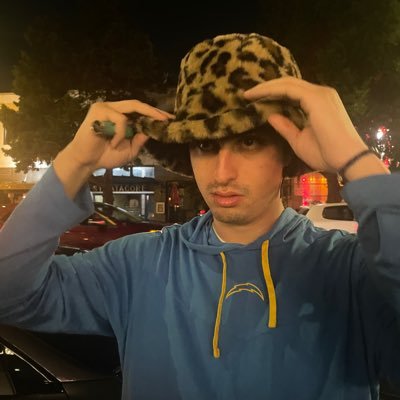 andrewtat27's profile picture. All for you 🎗